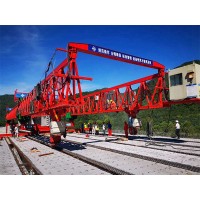 云南120吨架桥机公司安装轨道的方法